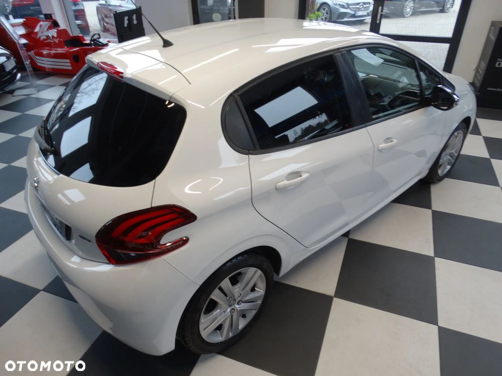 Peugeot 208 82 PureTech Style - 3