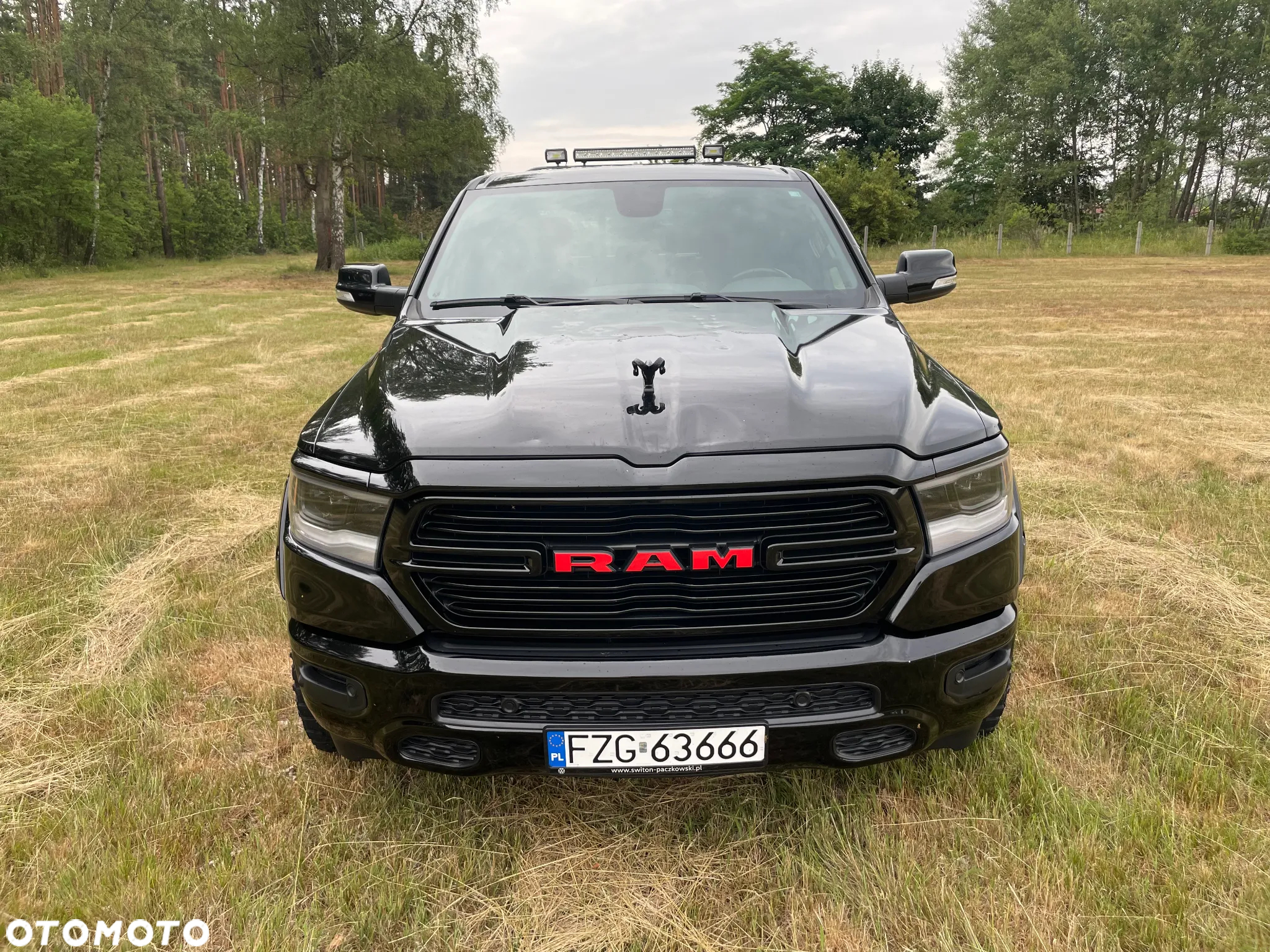 Dodge RAM 1500 5.7 4x4 - 8