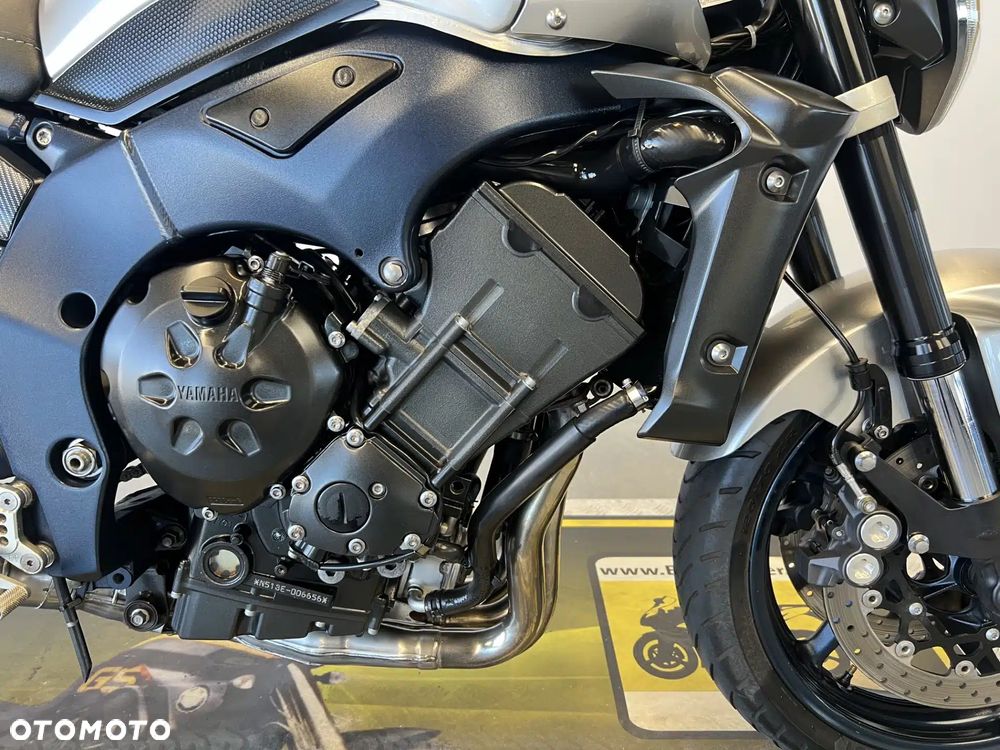 Yamaha FZ - 16