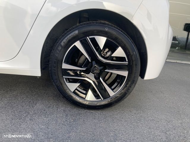 Peugeot 208 1.2 Hybrid Allure e-DCS6 - 12