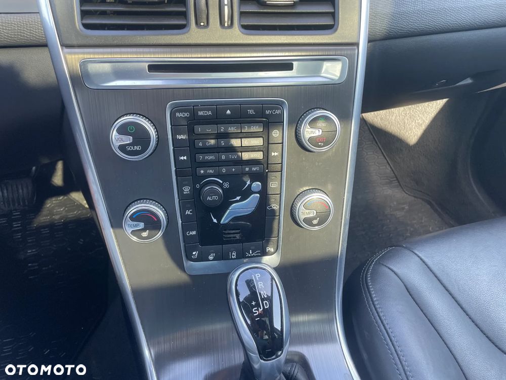 Volvo XC 60 - 6