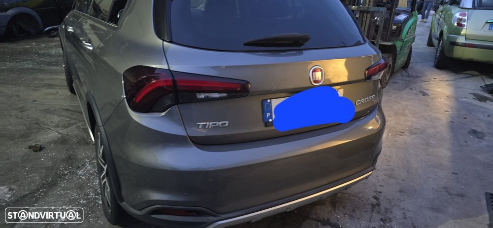 Traseira completa fiat tipo cross - 1