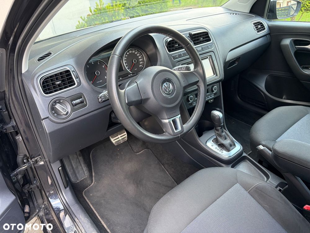 Volkswagen Polo 1.4 16V Trendline DSG - 5