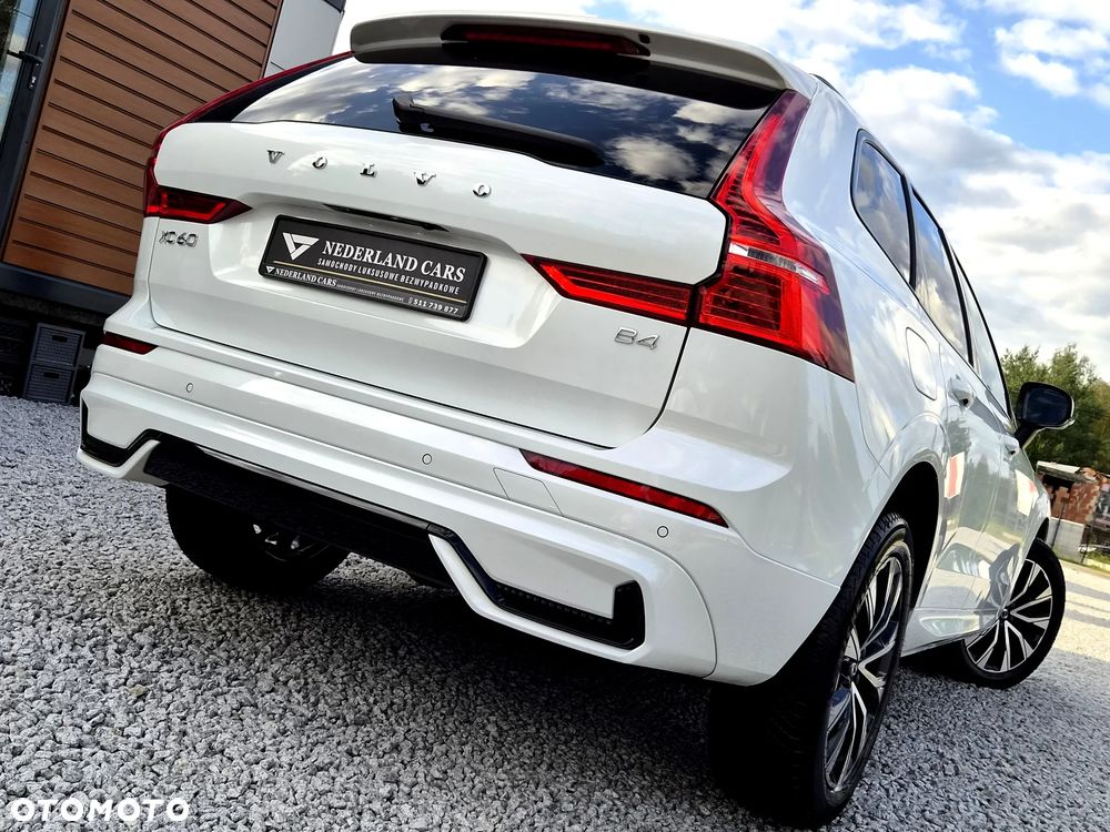 Volvo XC 60 B4 D Plus Dark - 34