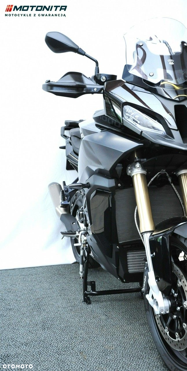 BMW XR - 24