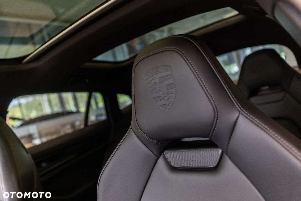 Porsche Panamera 4 - 29