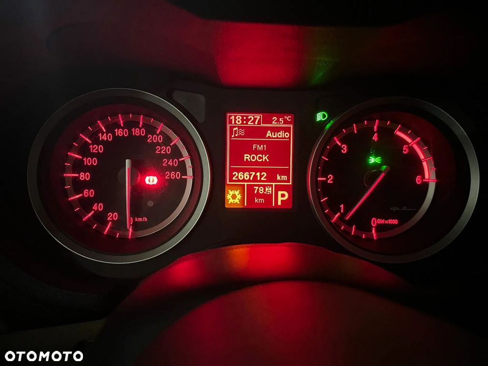 Alfa Romeo 159 1.9 JTDM 16V DPF Q-Tronic - 14