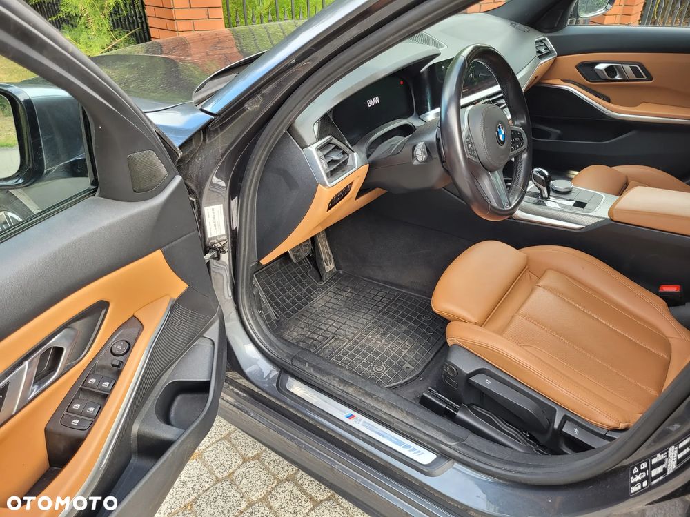 BMW Seria 3 330i xDrive M Sport sport - 12