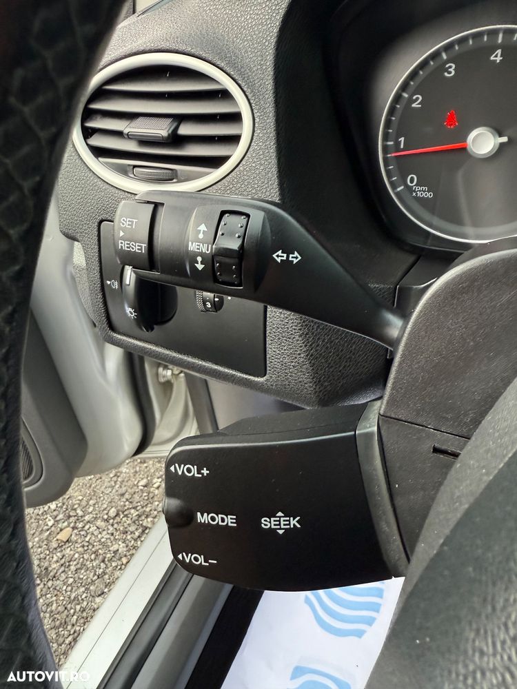 Ford Focus Turnier 1.6 16V Connection - 26