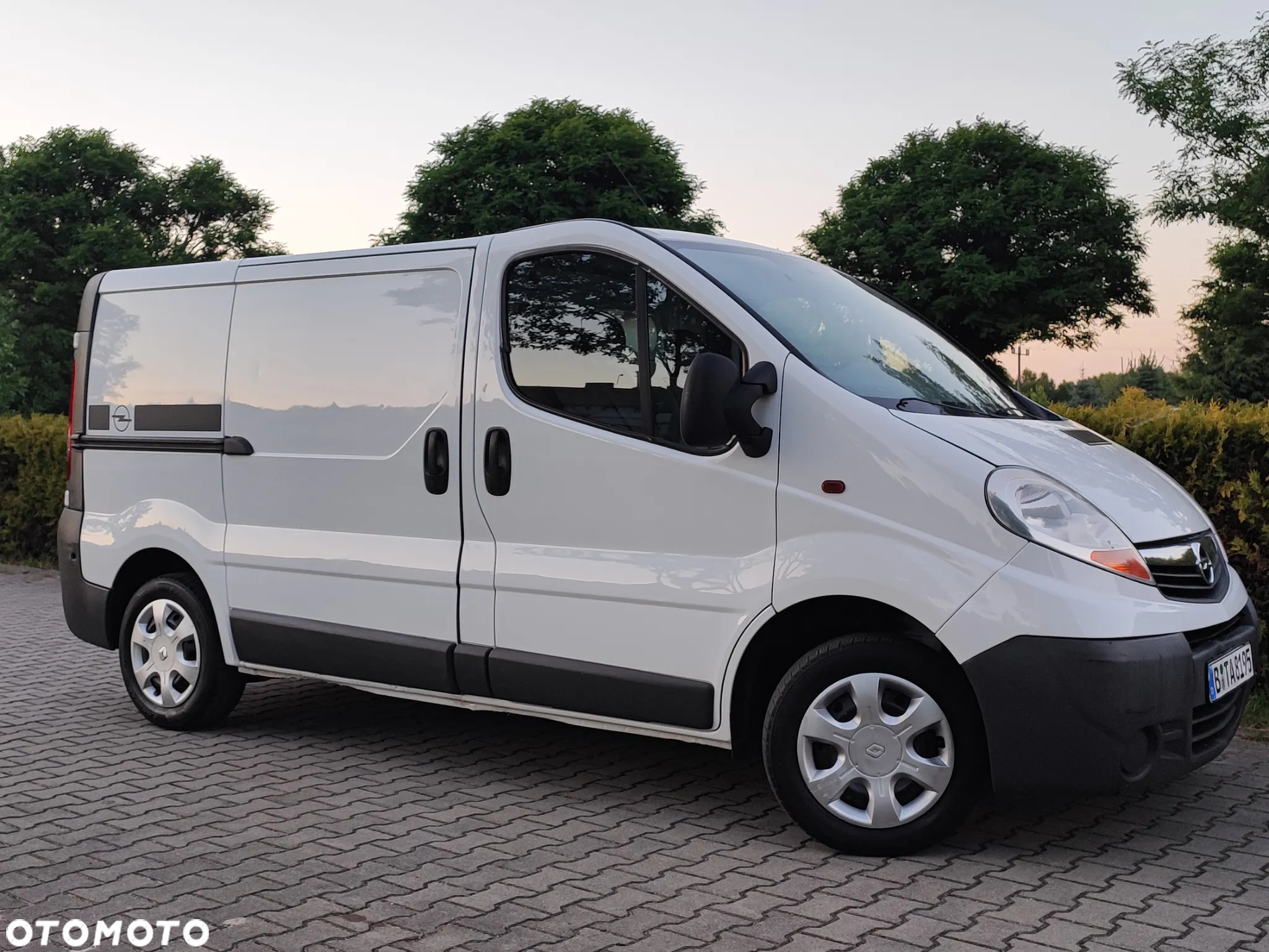 Renault Trafic 2.0 115 KM - 8