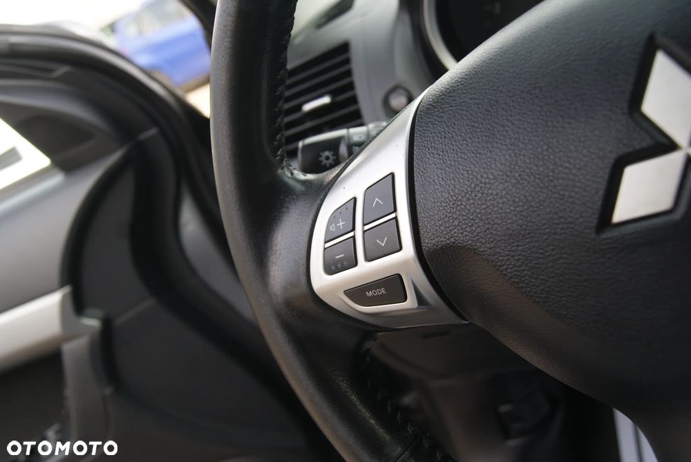 Mitsubishi Lancer 1.6 Inform - 27