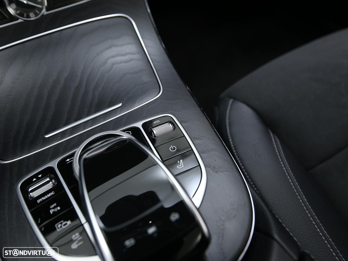 Mercedes-Benz E 300 de AMG Line - 23