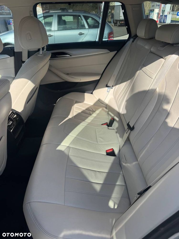 BMW Seria 5 520d - 12