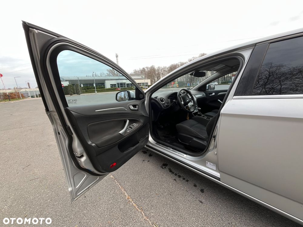 Ford Mondeo 2.0 TDCi Trend - 4