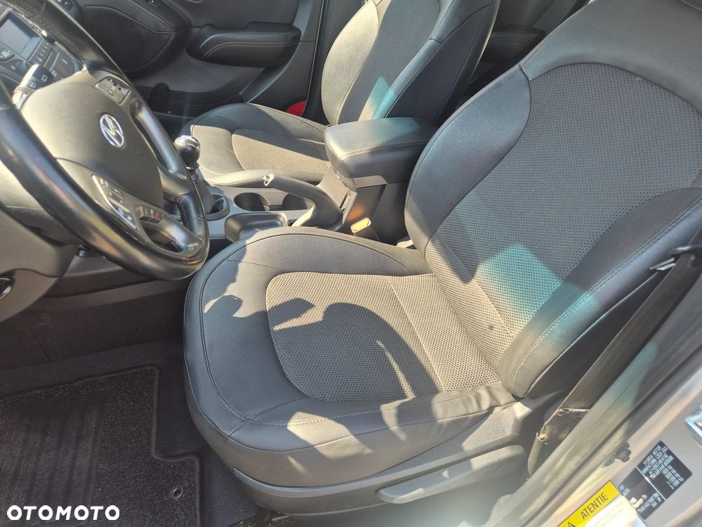 Hyundai ix35 blue 1.6 2WD Finale Silver - 15