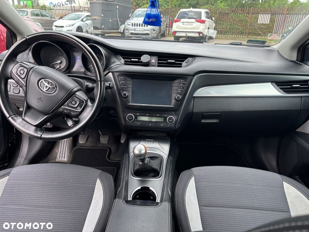Toyota Avensis 1.6 D-4D Premium - 13