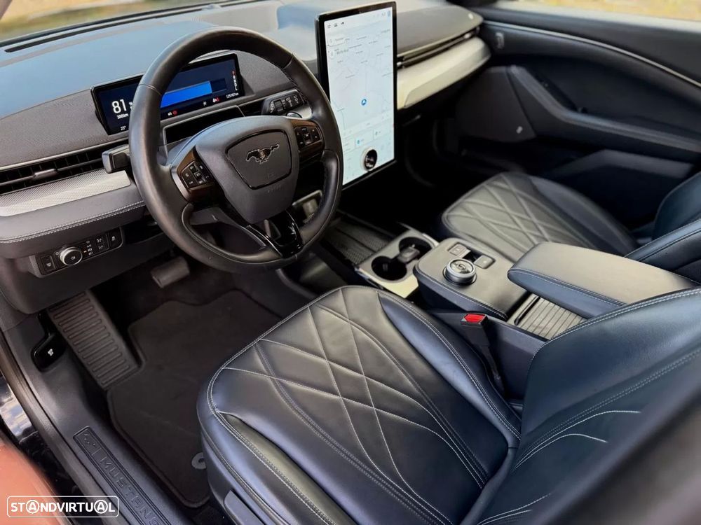 Ford Mustang Mach-E 75.7 kWh Premium AWD — fotografia 4