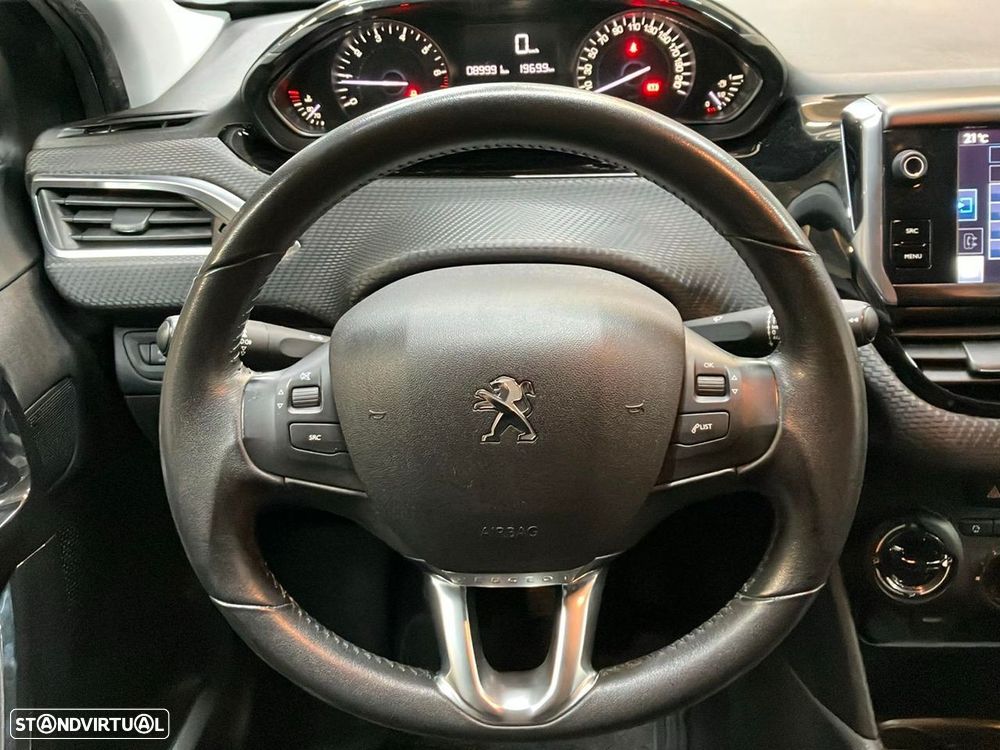 Peugeot 208 - 10