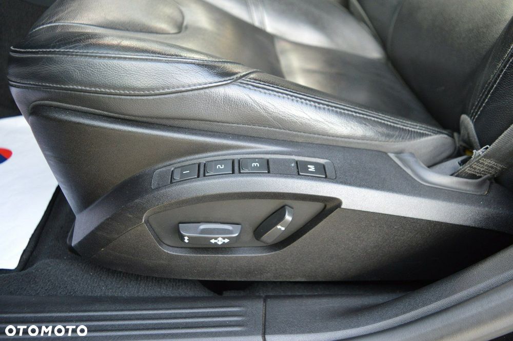 Volvo V40 D2 Summum - 17