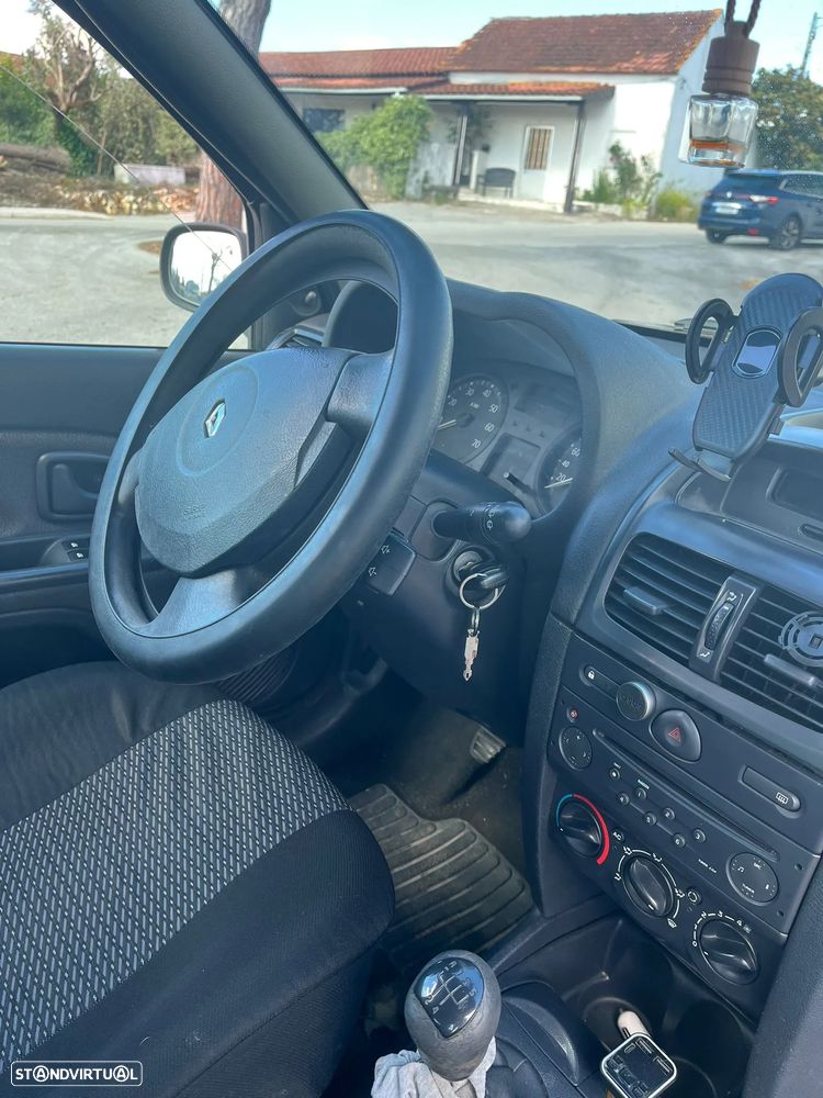Renault Clio 1.5 dCi Confort - 8