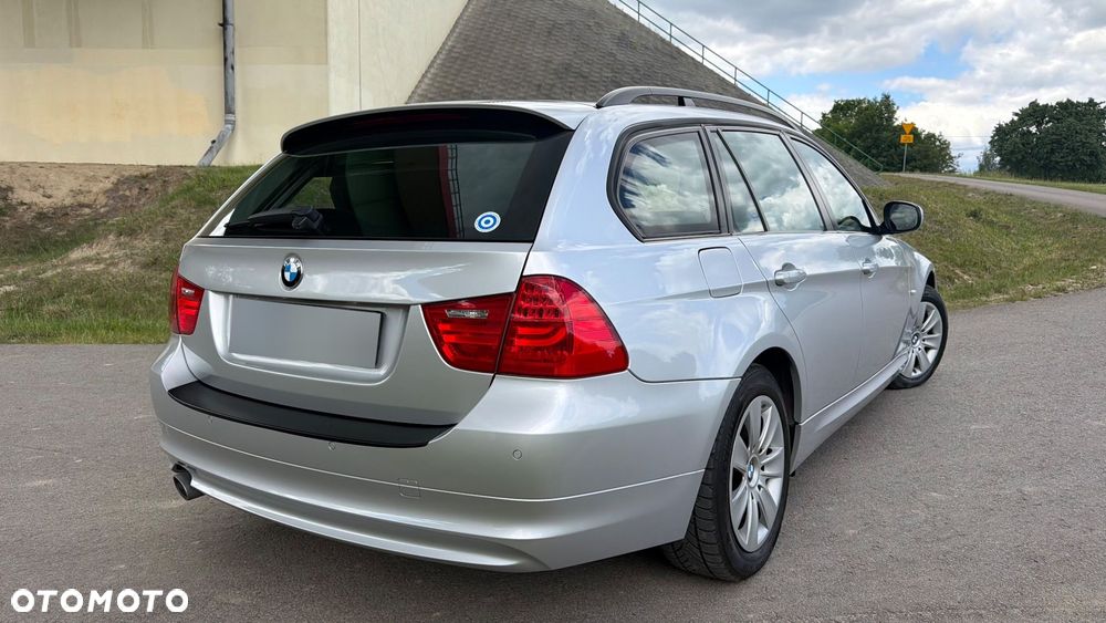 BMW Seria 3 320d xDrive - 22