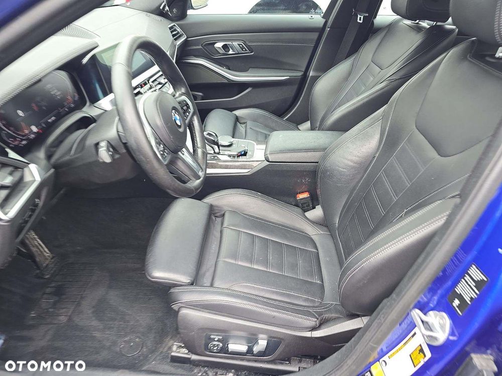 BMW Seria 3 330i xDrive M Sport - 5