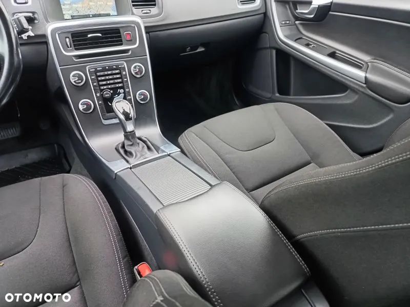 Volvo V60 D4 Geartronic - 16