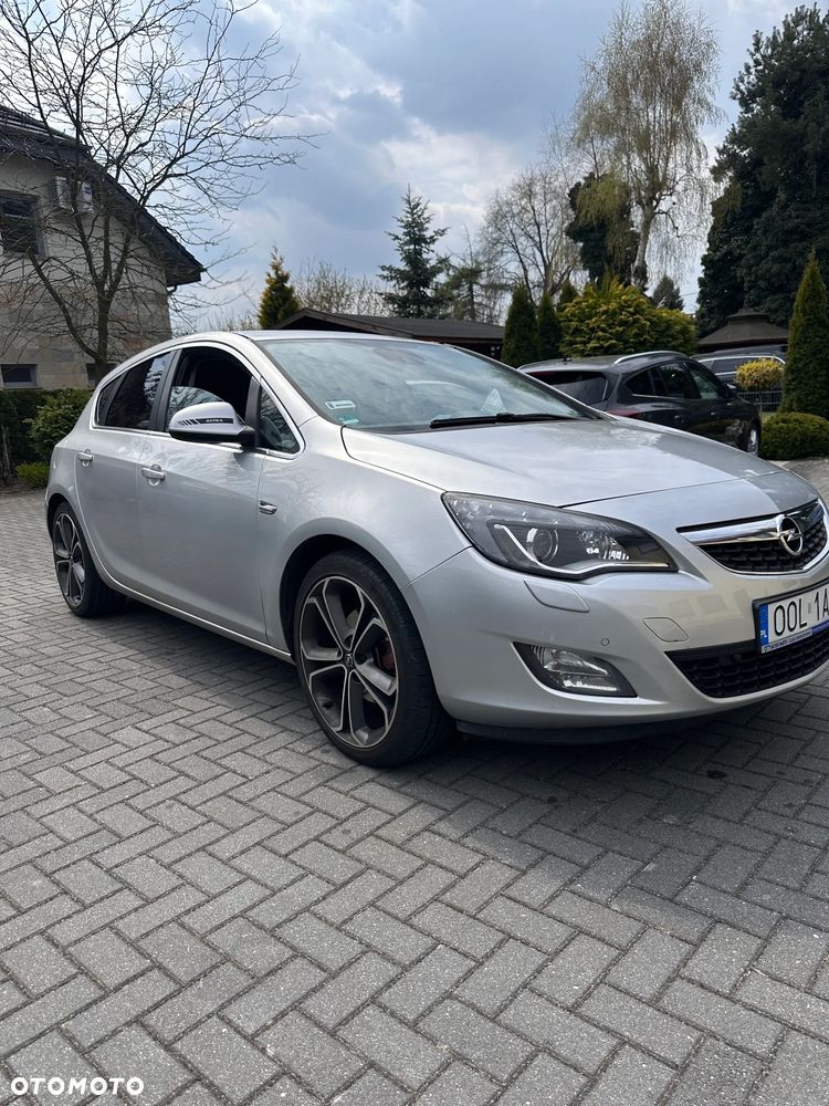 Opel Astra 2.0 CDTI Cosmo - 1