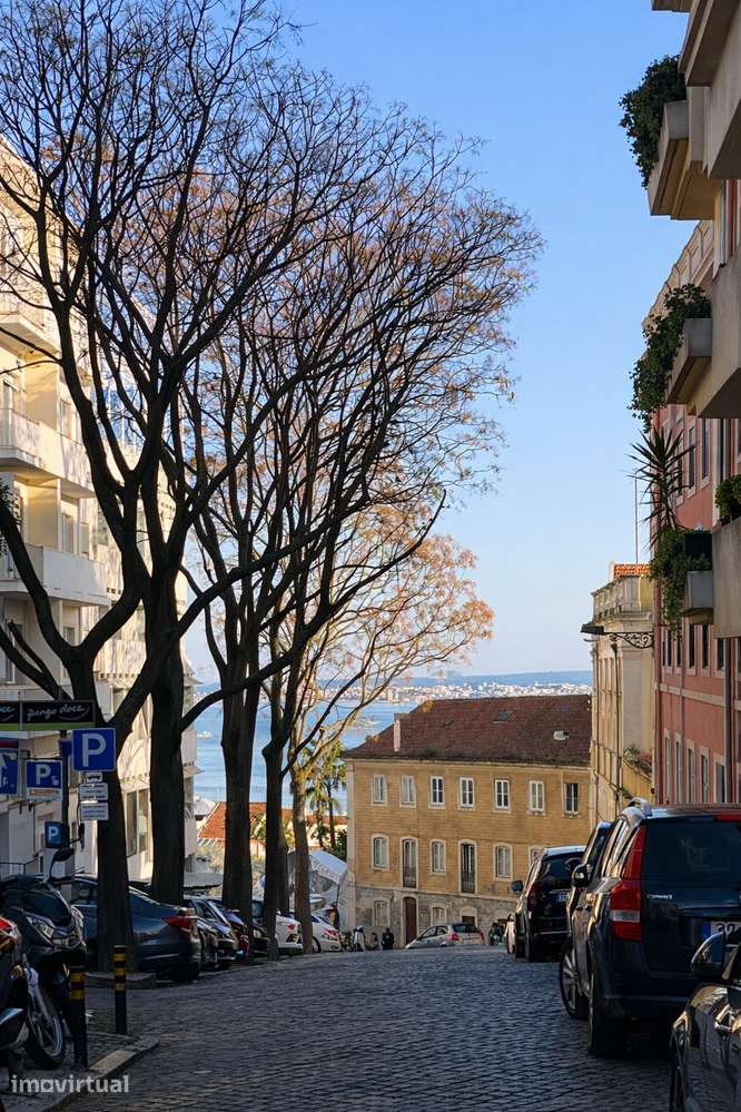 Apartamento T8, na Lapa, com vista rio e garagem - Grande imagem: 4/14