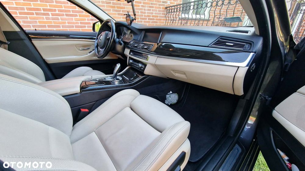 BMW Seria 5 520d Luxury Line - 10