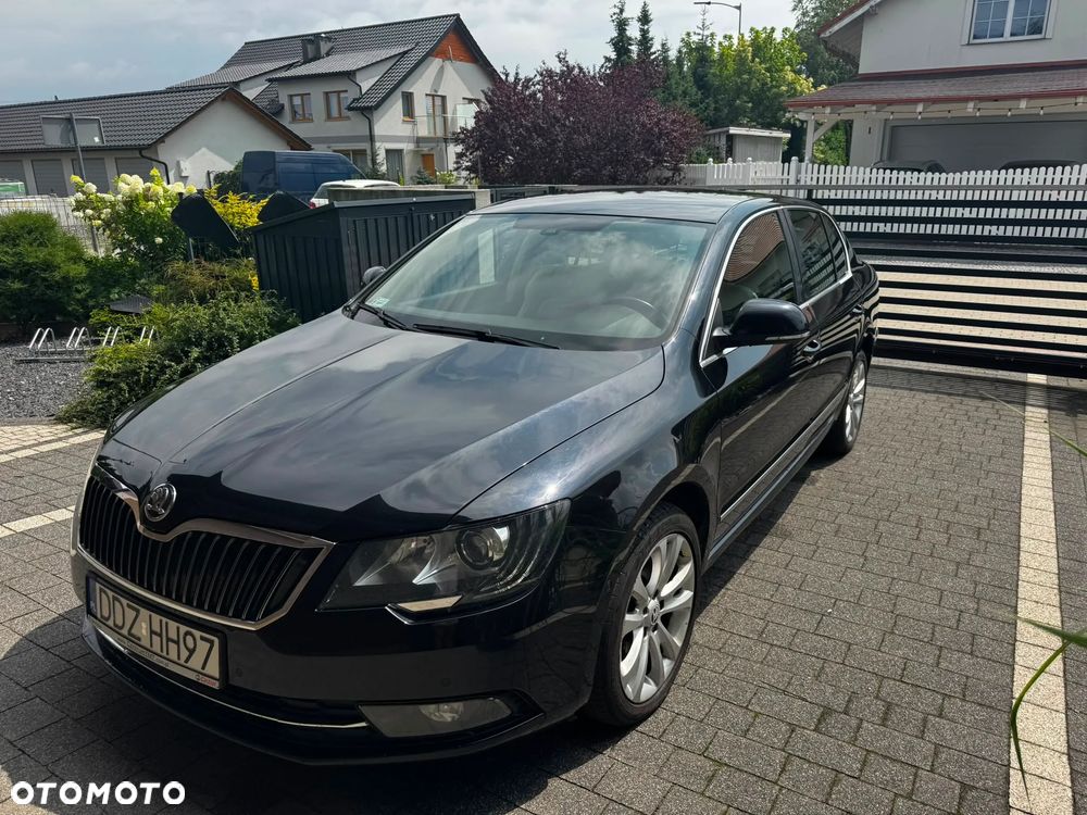 Skoda Superb 2.0 TDI 4x4 Elegance DSG - 1