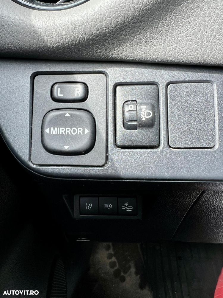 Toyota Yaris 1.5 L CVT Dynamic - 10