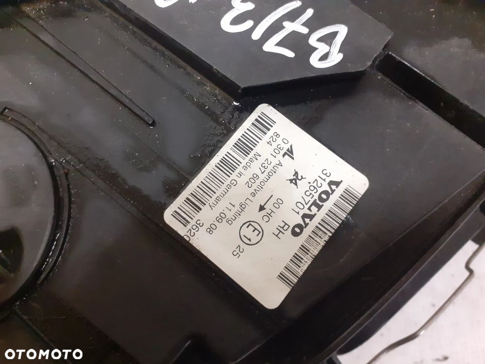 .  PRZOD PRZEDNIA LAMPA PRAWA VOLVO V50 S40 LIFT - 4