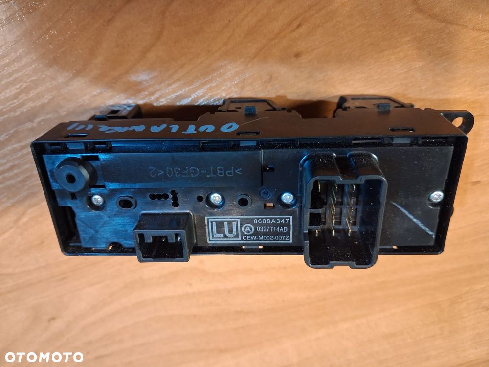 Panel szyb przełączniki LEWY PRZÓD OUTLANDER III  8608A347  OE - 2