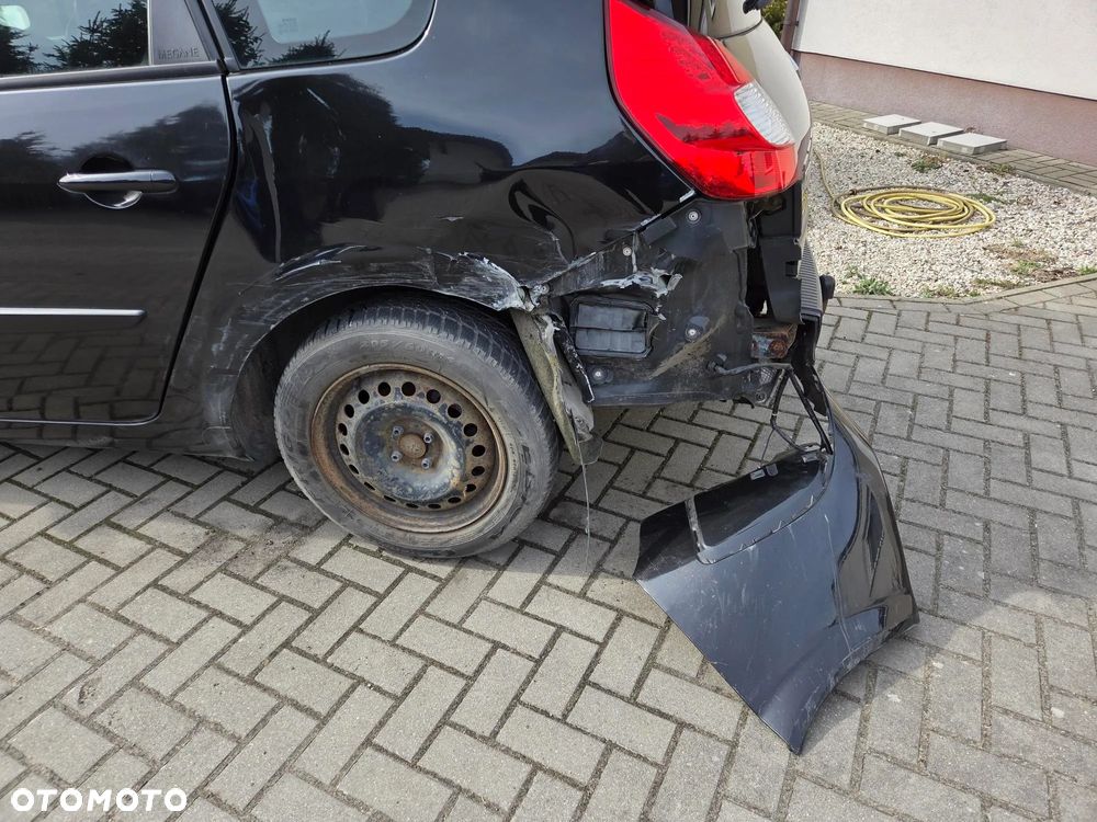 Renault Scenic 1.9 dCi FAP Avantage - 4