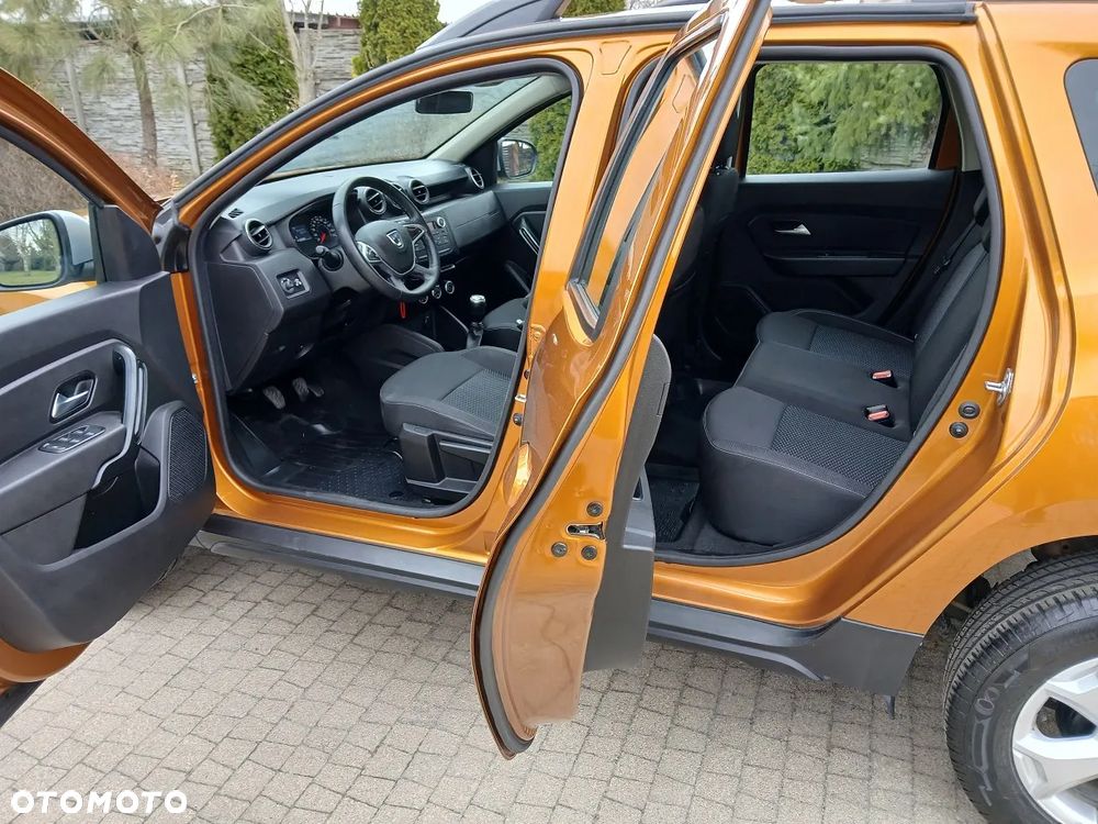 Dacia Duster 1.6 SCe Laureate S&S - 11