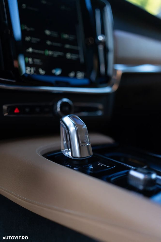 Volvo S90 T8 Twin Engine AWD Geartronic Inscription - 26