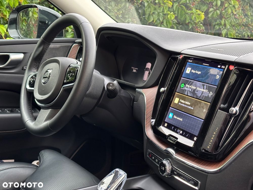 Volvo XC 60 B4 B Plus Dark - 10