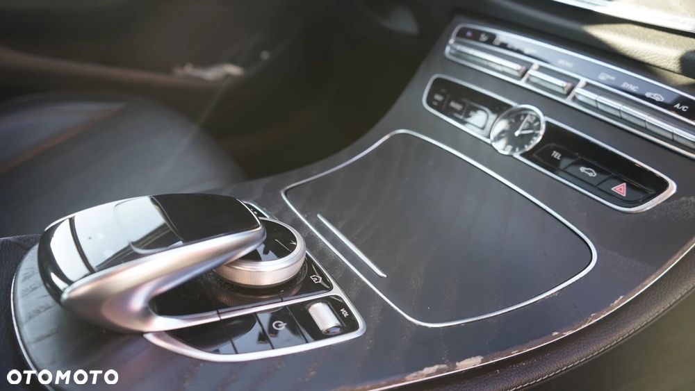 Mercedes-Benz Klasa E - 17