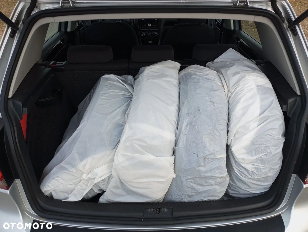 Volkswagen Golf - 18