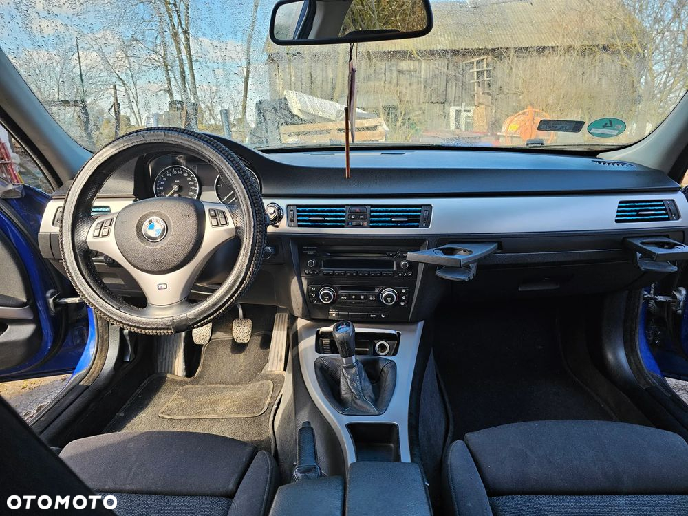 BMW Seria 3 318d - 13