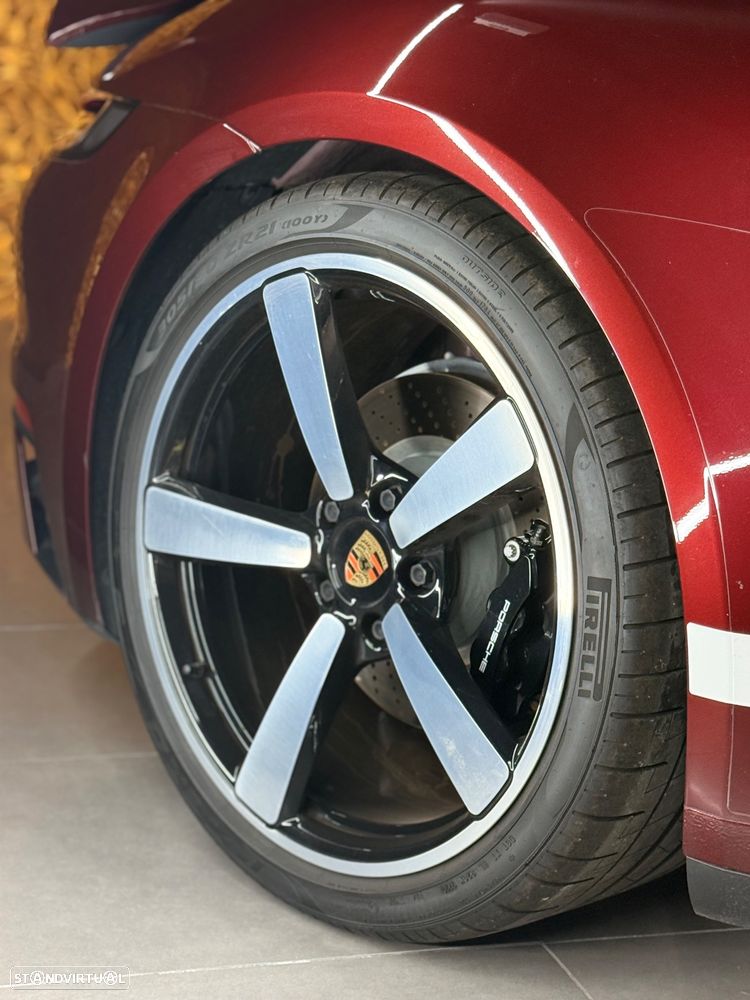 Porsche 911 (992) Targa 4S Heritage Design - 37