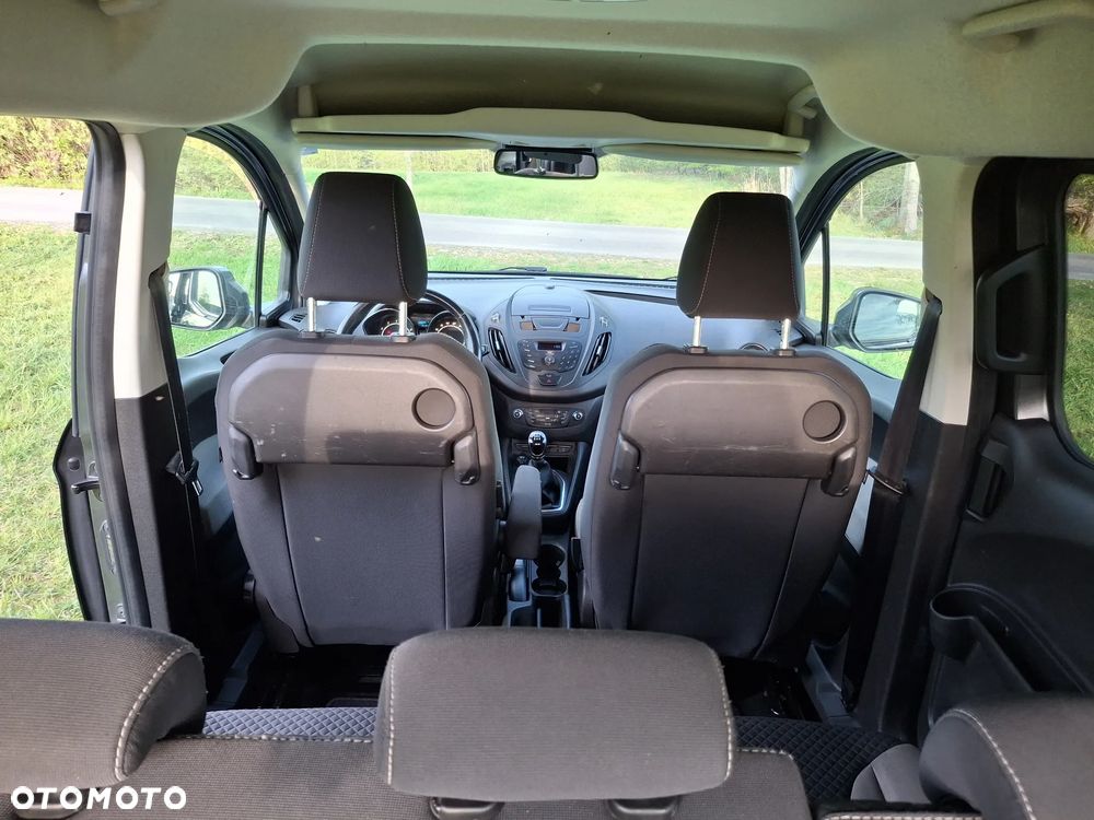 Ford Tourneo Courier 1.0 EcoBoost Titanium - 32