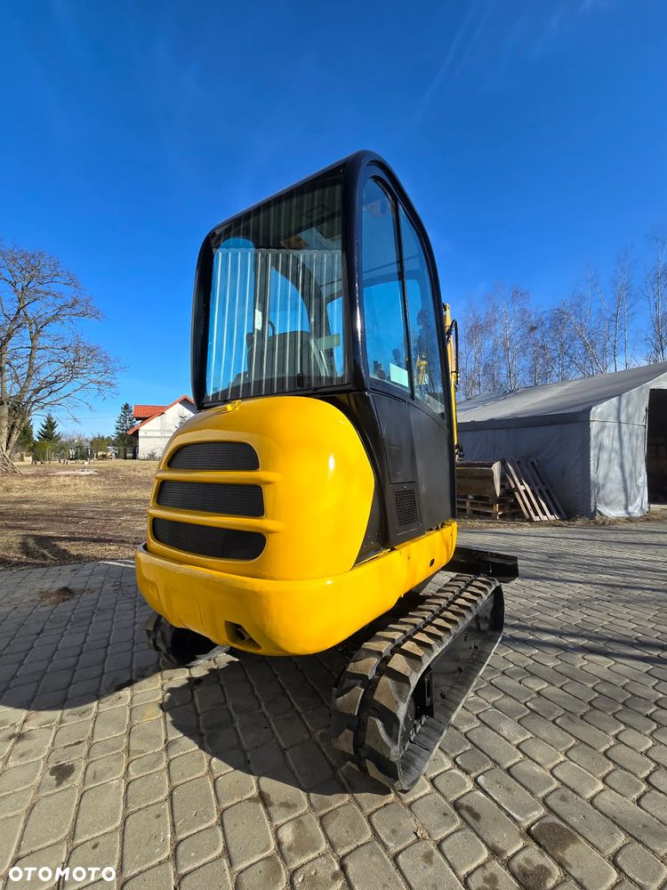 JCB 8018 - 4