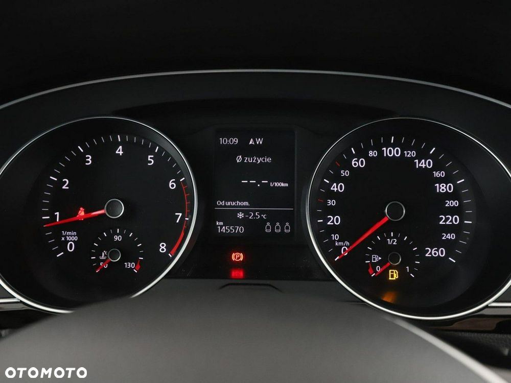 Volkswagen Passat - 23