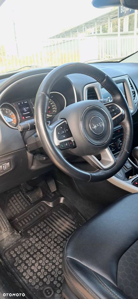Jeep Compass - 28