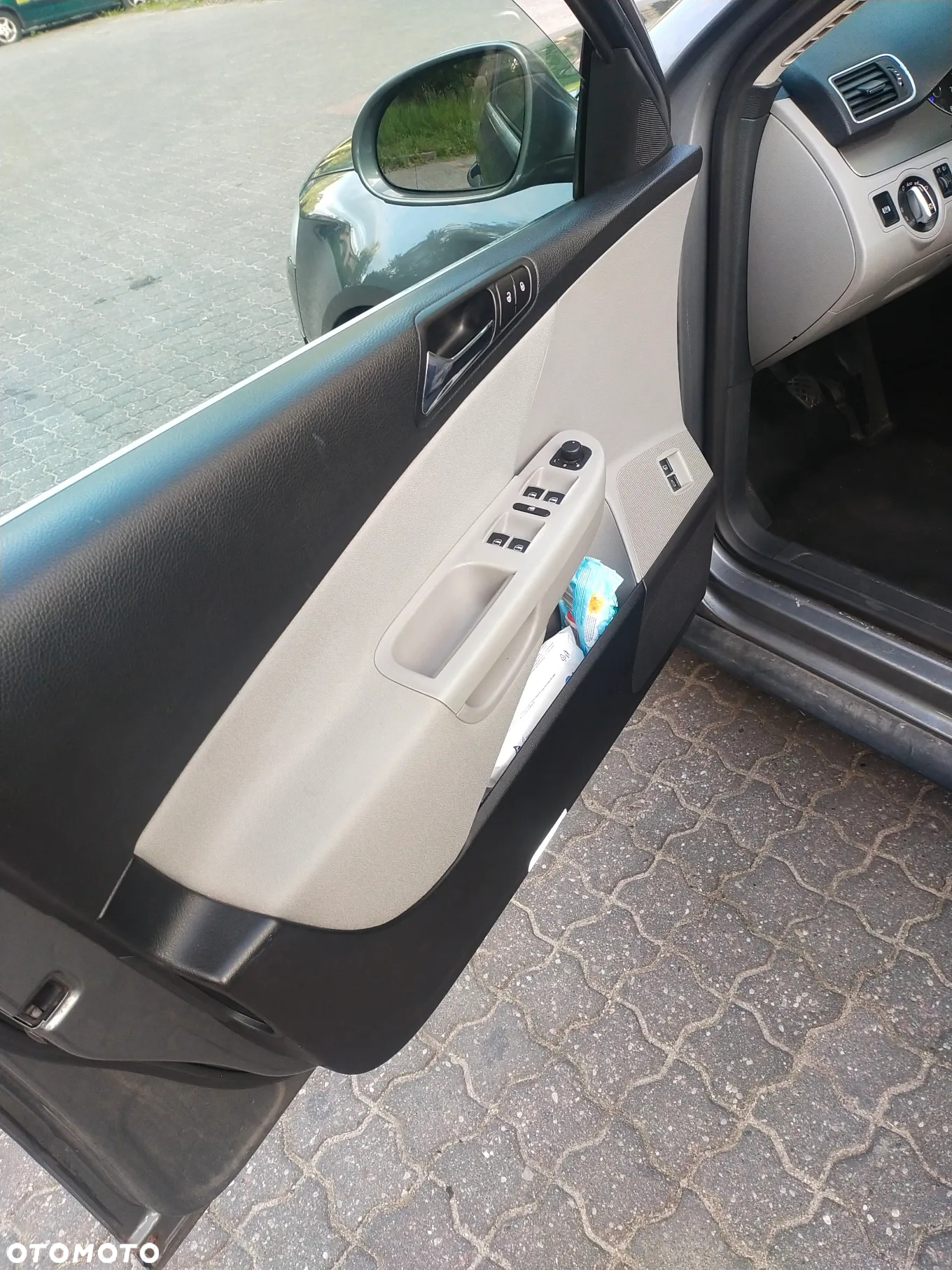 Volkswagen Passat 1.6 FSI Highline - 8