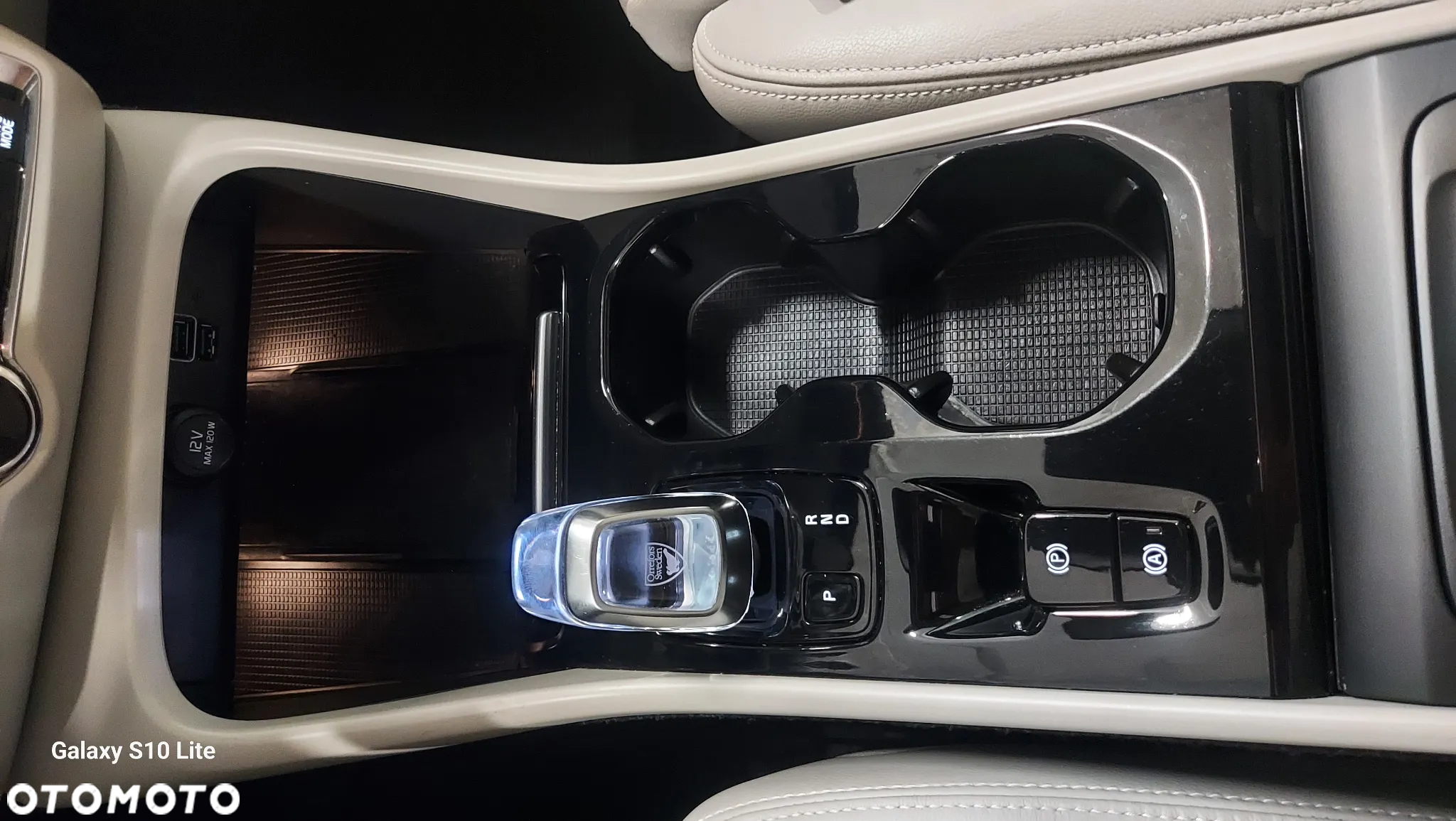 Volvo XC 40 D4 AWD Geartronic R-Design - 23
