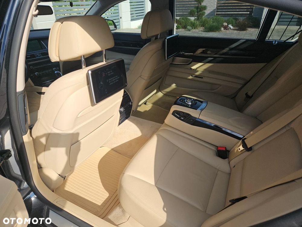 BMW Seria 7 750Ld xDrive - 13