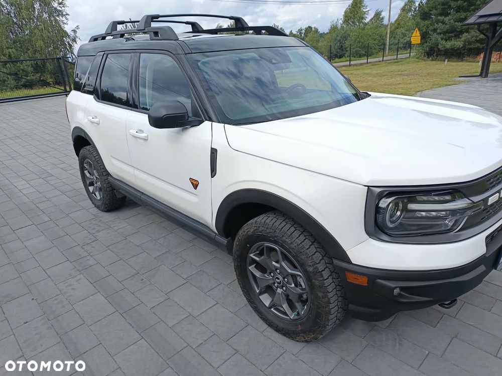 Ford Bronco - 1